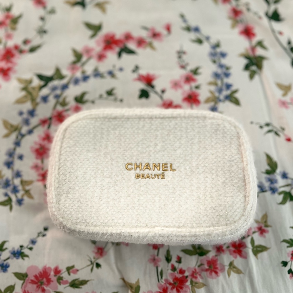 CHANEL Beauté Textured White Pouch with Gold Lettering